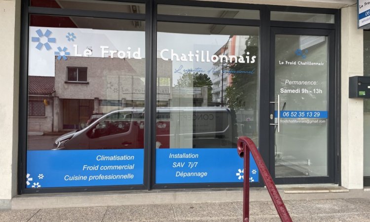 Concept' Pub - Pose d'une vitrine à Châtillon-sur-Chalaronne