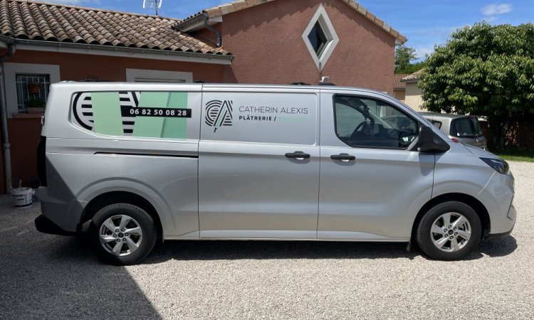 Concept' Pub - Pose d'un véhicule utilitaire à La Chapelle de Guinchay